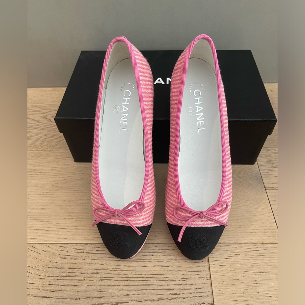 Chanel Ballerina Flats - Picture 2 of 5